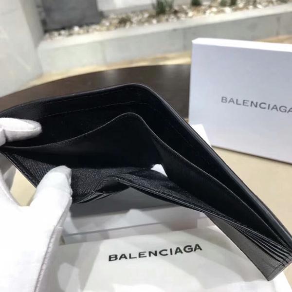 2024新作 BALENCIAGAバレンシアガ スーパーコピー ロゴ エンボス 折りたたみ財布 7011102